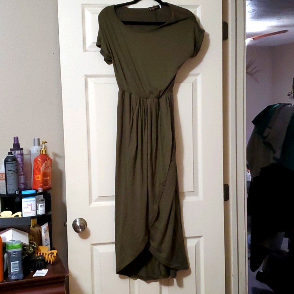 Green short sleeve dress
